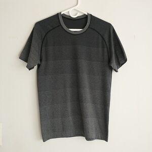 Lululemon Metal Vent Tech T Shirt Mens S Gray Striped Ombre Performance Short Sl